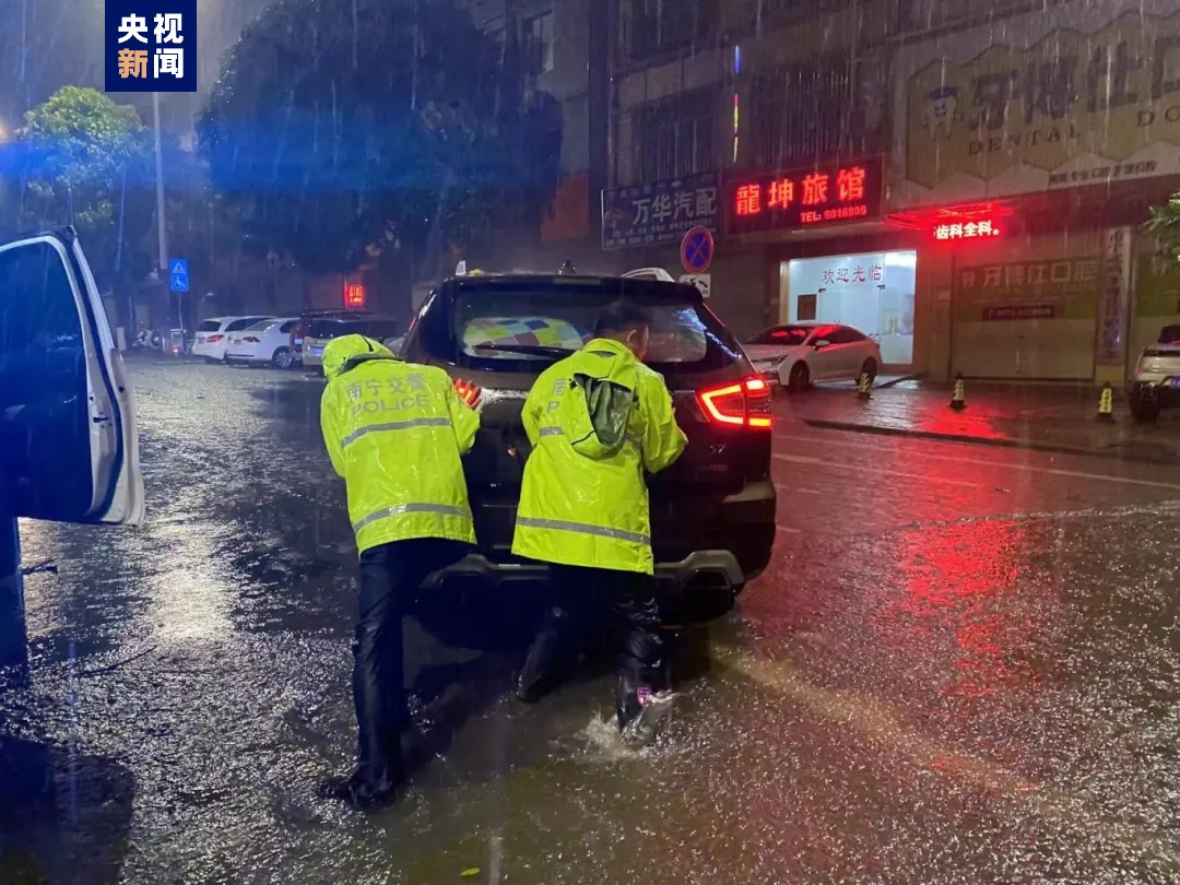 最新暴雨来袭，广泛影响下的应对之策